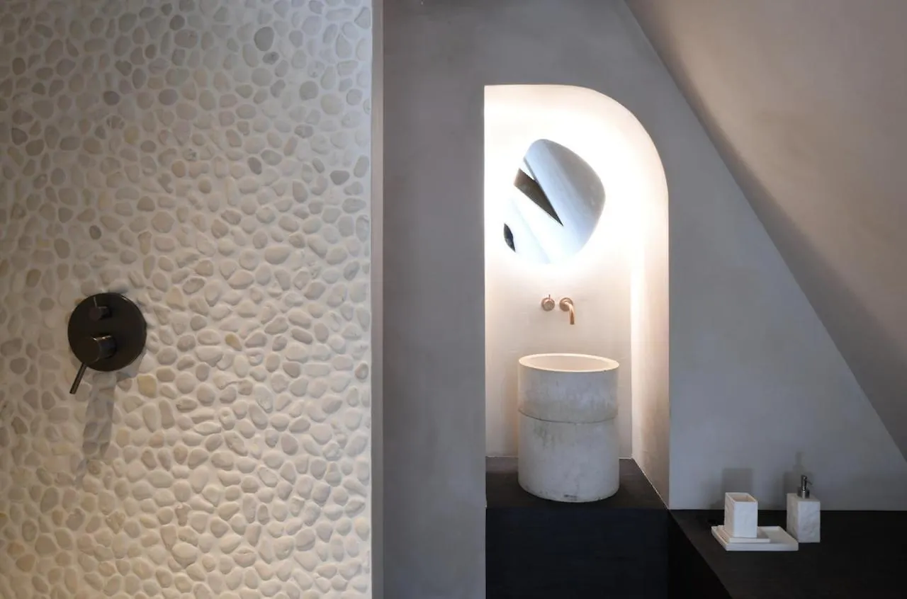 B&B Dezwartefles Ghent 0*,  Belgium